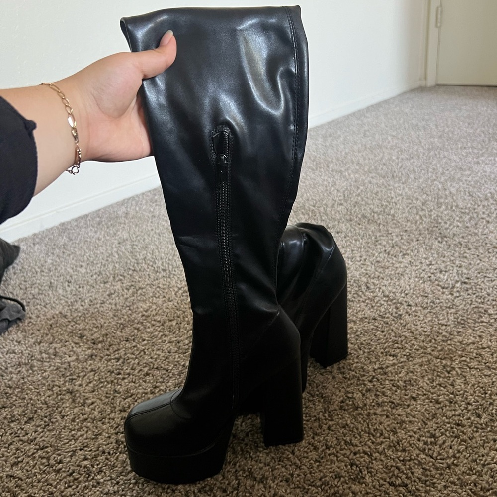 High Bratz platform boots